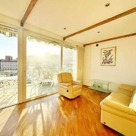 Penthouse Vista Mare - Portosole 公寓 圣雷默